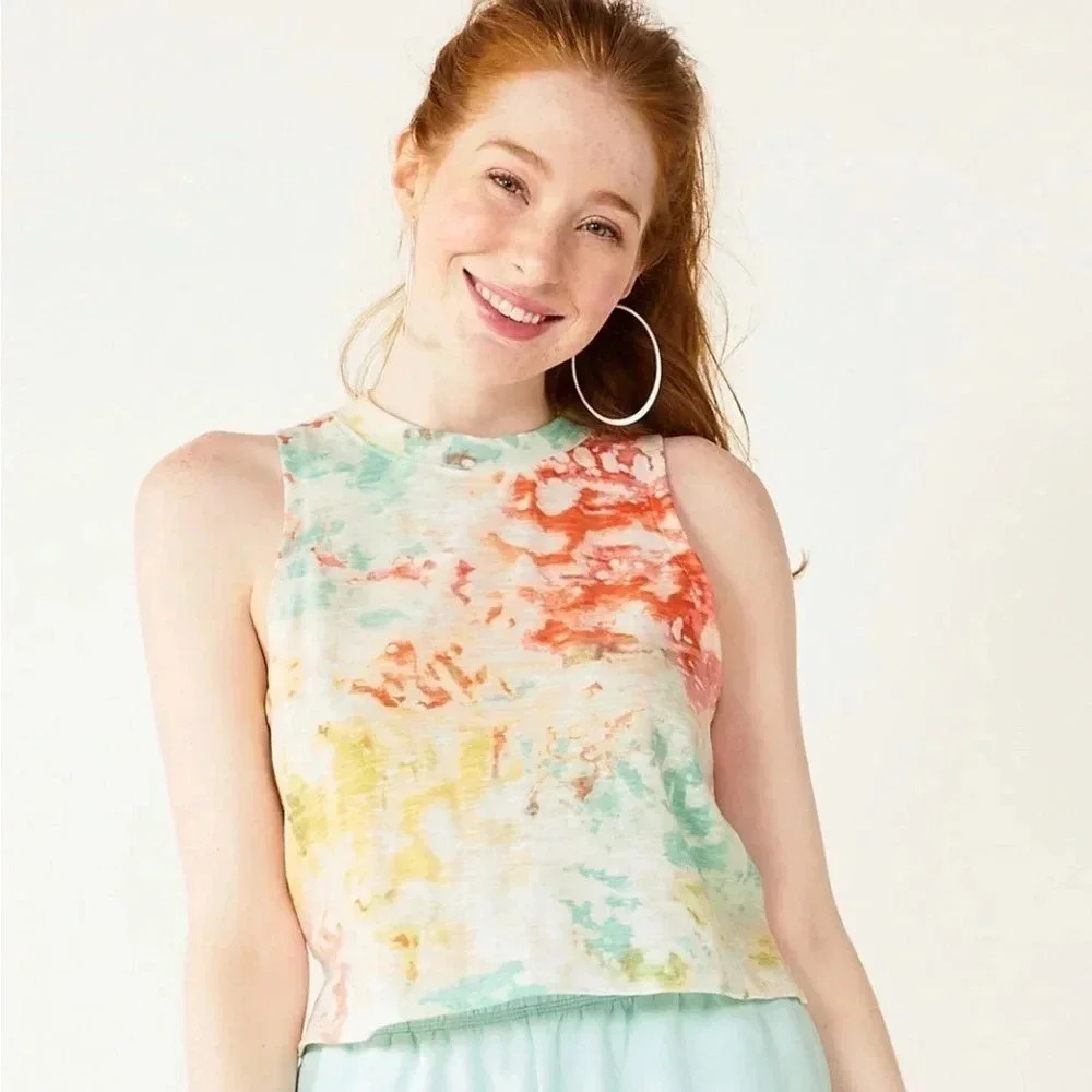 SO Brand Juniors’ cropped high neck racer back tank top. Peach Tie Dye. NWT